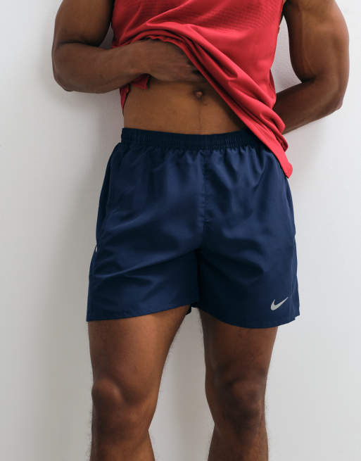 Nike Running Miler Dri-FIT 5 Inch Shorts in Marineblau, 4 von 5