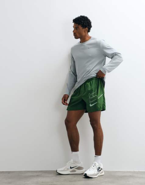 Nike Running Miler Dri-FIT 5 inch szorty w kolorze zielonym - view 1
