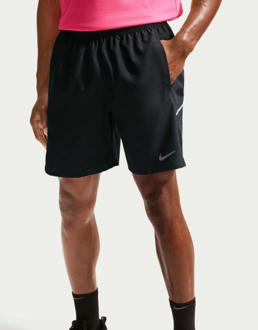Nike Running Miler Dri-FIT 7 Zoll ungefütterte Shorts in Schwarz, 2 von 4