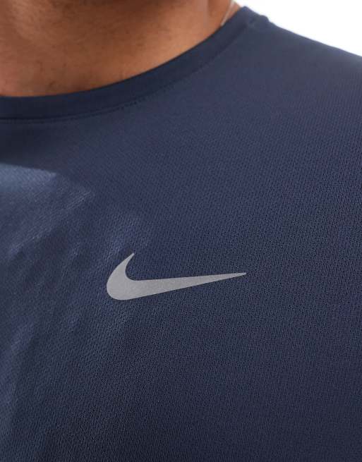 Nike Running – Miler Dri-FIT – Marinblå t-shirt, 2 av 4