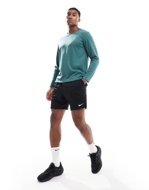 Nike Running – Miler Dri-FIT – Mörkgrön t-shirt med långa ärmar, 2 av 4