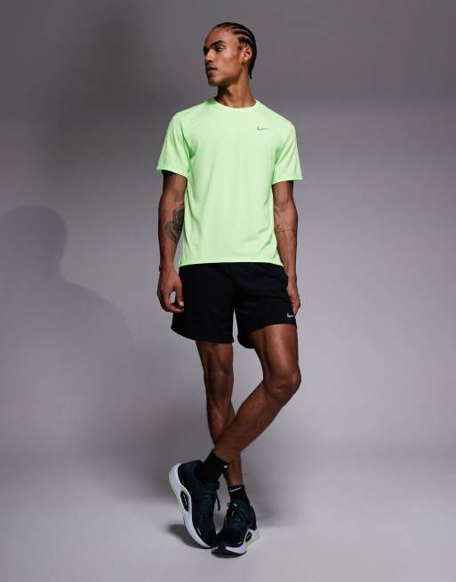 Nike Running – Miler – Dri-FIT – Neongrön t-shirt, 2 av 5