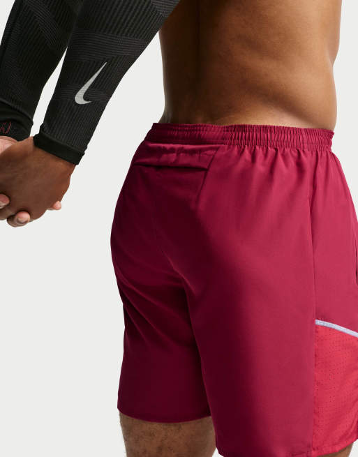Nike Running Miler Dri-FIT pantalones cortos 2 en 1 de 7 pulgadas en rojo, 3 de 4