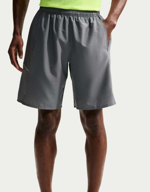 Nike Running Miler Dri-FIT short sans doublure 9 pouces en gris, 2 de 4