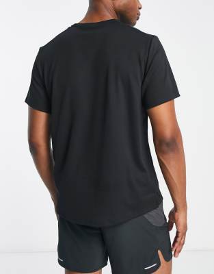 Nike Miler Dri-fit T-shirt In Black