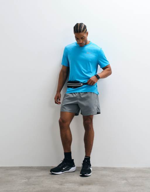 Nike Running – Miler Dri-FIT – T-Shirt in Blau mit UV-Schutz, 3 von 5