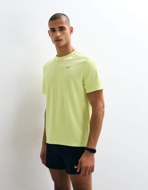 Nike Running Miler Dri-FIT T-Shirt in Gelb, 4 von 5