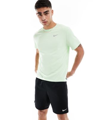 Miler Dri-FIT T-shirt in light green