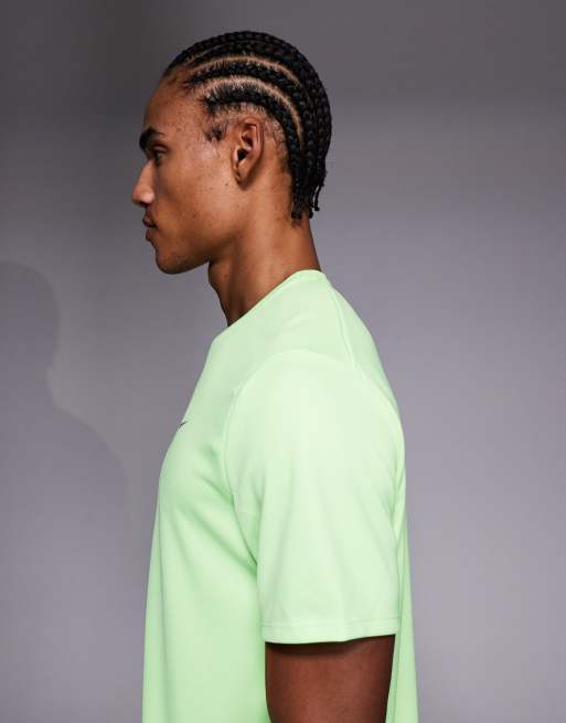 Nike Running – Miler Dri-FIT – T-Shirt in Neongrün, 4 von 5