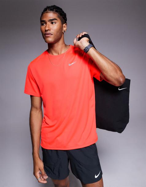 Nike Running Miler Dri-FIT t-shirt in red - view 1