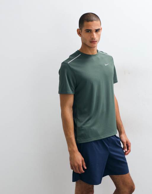Nike Running Miler Dri-FIT T-Shirt mit UV-Schutz in Grün, 4 von 5