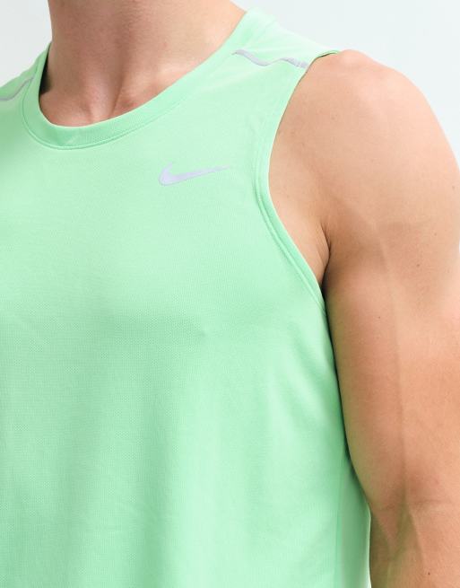 Nike Running Miler Dri-FIT tanktop in groen, 3 van 5