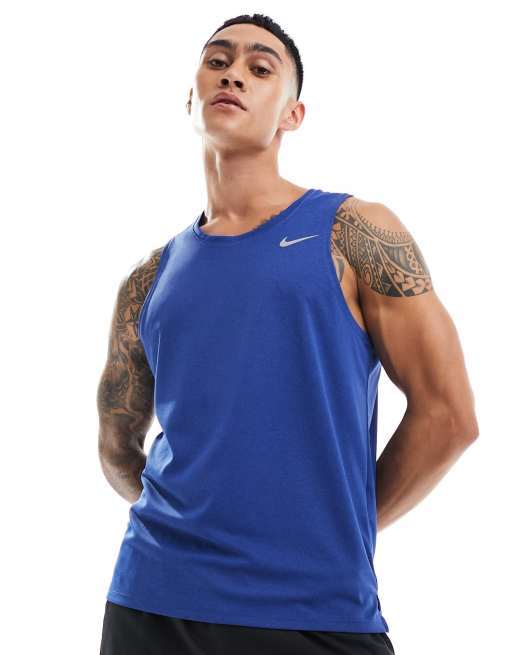 Nike Running Miler Dri FIT Tragershirt in Blau ASOS