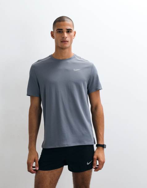 Nike Running - Miler Dri-FIT UV-Protection - Grå T-shirt - view 1