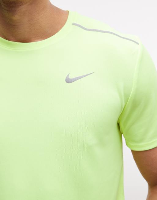 Nike Running - Miler Dri-FIT UV-Protection - T-shirt gialla, 5 di 5