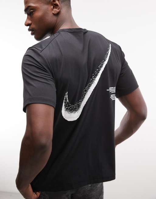 Nike Running - Miler Dri-FIT UV-Protection - T-shirt nera, 2 di 5
