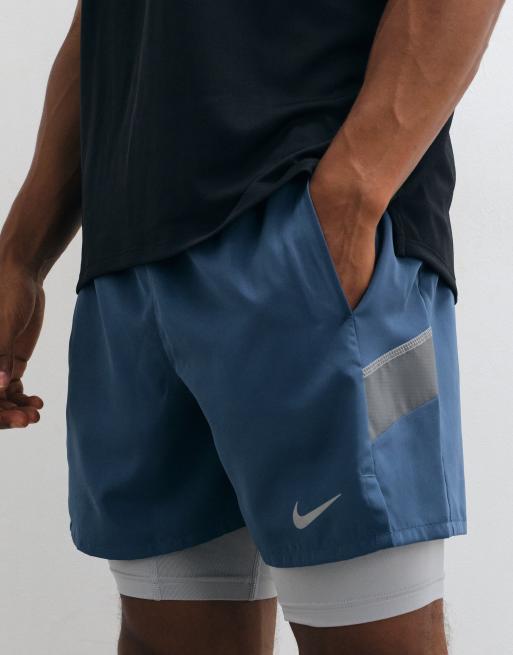 Nike Running Miler Dri-FIT wintertaugliche 5 Inch 2-in-1-Shorts in Blau, 3 von 5