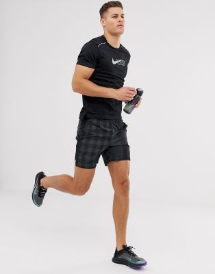 running miler flash t-shirt in black