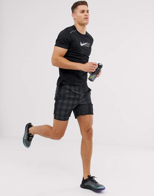Running miler flash t-shirt in black hotsell