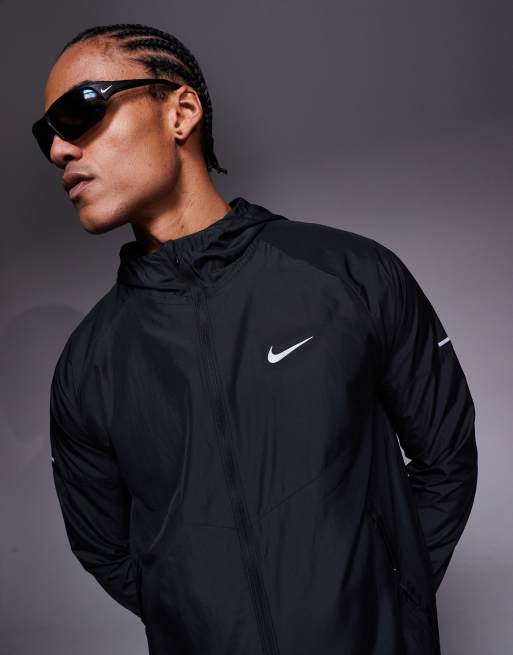 Nike Running Miler jacket in black, 2 of 5