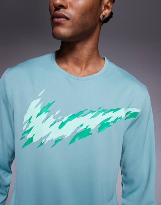 Nike Running Miler logo long sleeve T-shirt in green, 4 of 5
