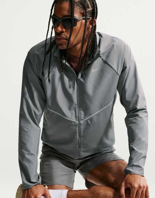 Nike Running Miler Repel UV-Protection Jacket in Grey, 3 of 4