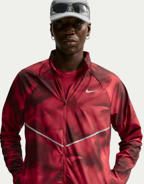 Nike Running Miler Repel UV-Protection Printed Jacket in Red - view 1