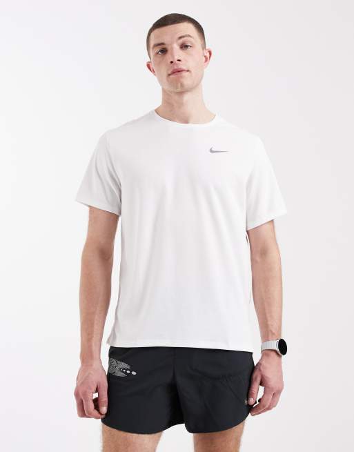 Nike Running – Miler – Weißes T-Shirt | ASOS