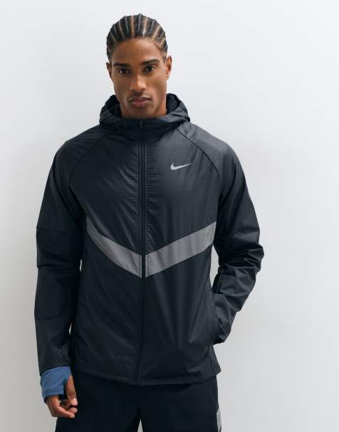 Nike Running Miler winterised jacket in black - view 1