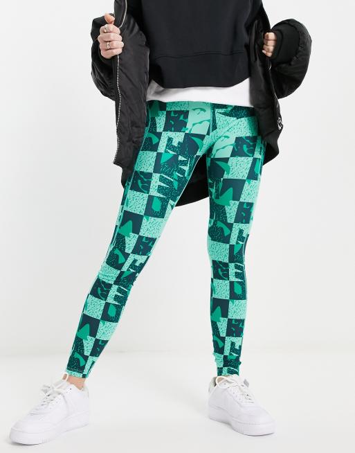 Nike allover print leggings hot sale ladies