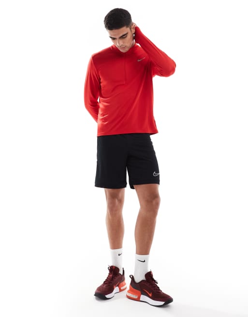Nike Running – Pacer Dri-FIT – Langärmliges Oberteil in Rot mit halblangem Reißverschluss, 3 von 4