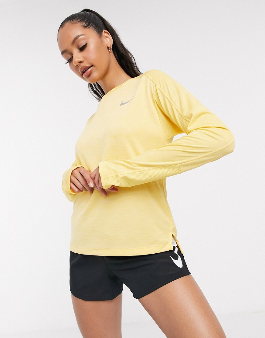 Nike Running – Pacer – Gul långärmad topp
