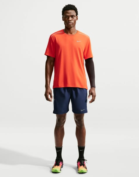 Nike Running pantaloncini Miler Dri-FIT 7 inch senza fodera in blu - view 1