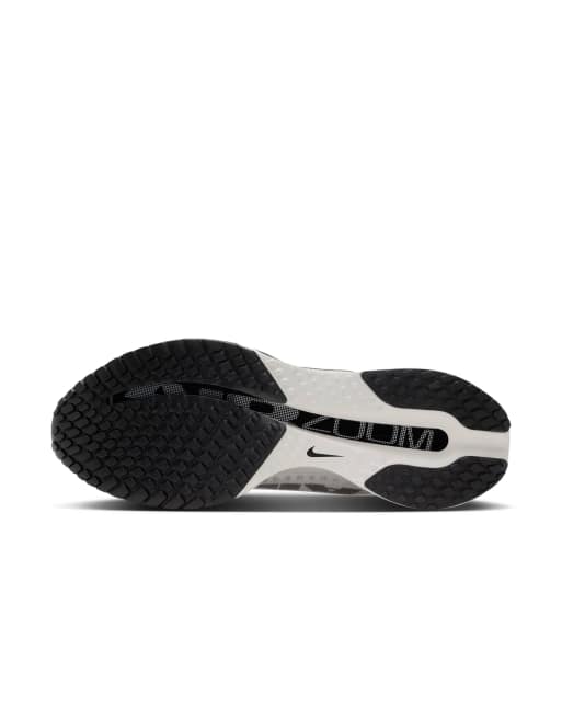 Nike Running Pegasus Premium scarpe da running da strada bianche, 2 di 4