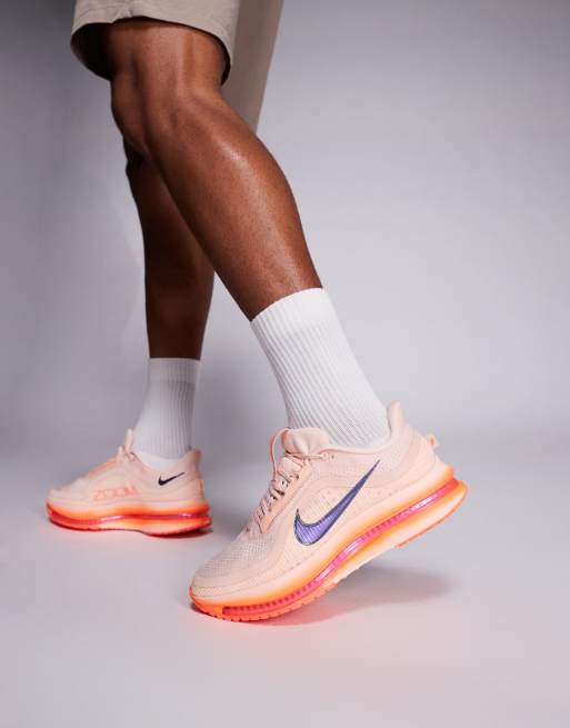 Nike Running - Pegasus Premium - Sneakers in oranje | ASOS