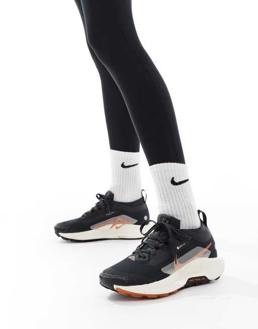 Nike Running Pegasus Trail 5 GORE-TEX sneakers in black and orange, 5 of 5