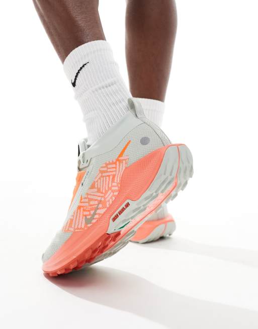 NIKE ペガサス　トレイル　5 ゴアテックス　 グレー/オレンジ　23.5 Nike Running Pegasus Trail 5 GORE-TEX sneakers in light gray and