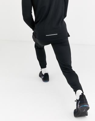 nike running phantom essentials jogger in black