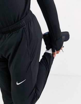 nike running phantom essentials jogger in black