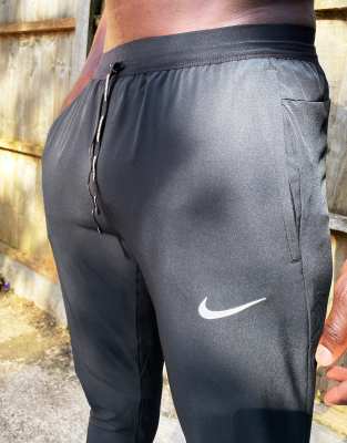 nike running phenom elite woven joggers in black
