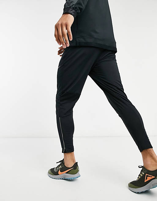 Men Nike Running Phenom joggers in black 