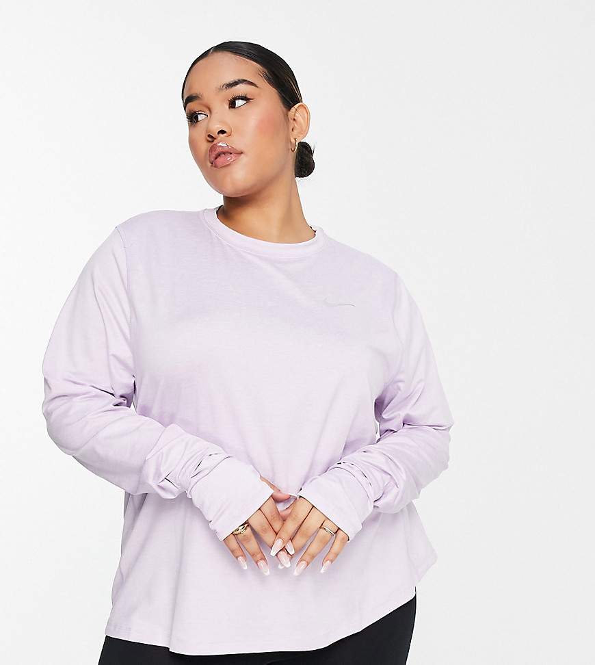 T-shirts by Nike Running Workout inspo this way Nike branding Crew neck Long sleeves Regular fit