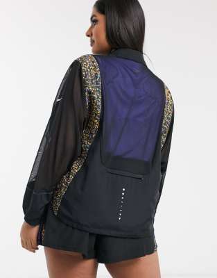 nike running jacket with printed panels in black
