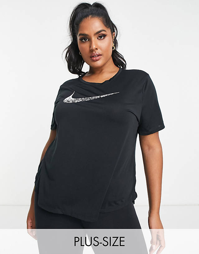 Nike Running - plus swoosh run t-shirt in black