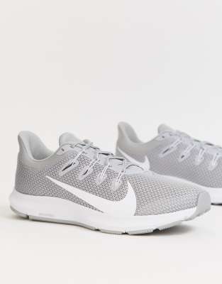 Nike Running - Quest 2 - Sneakers grigie | ASOS