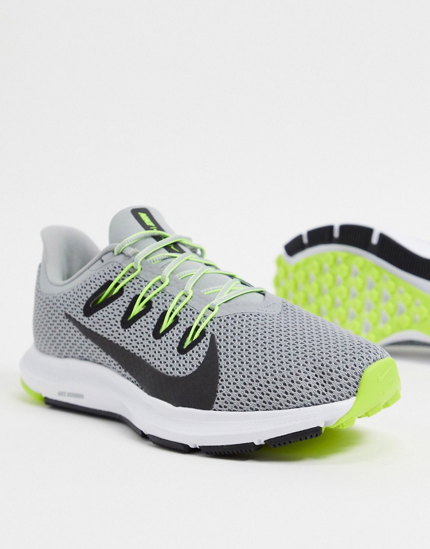 Nike Running Quest 2 trainer in grey
