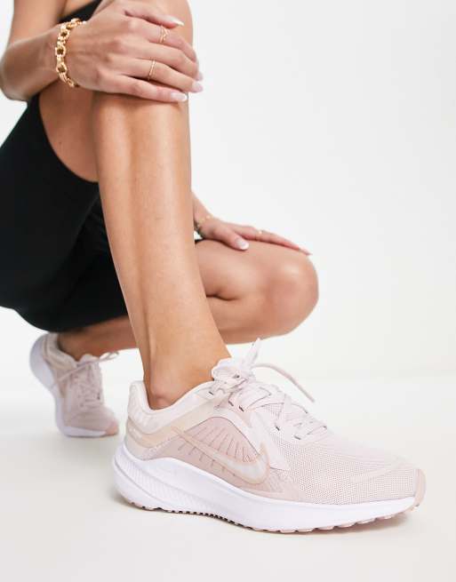 Nike Running Quest 5 trainers in peach