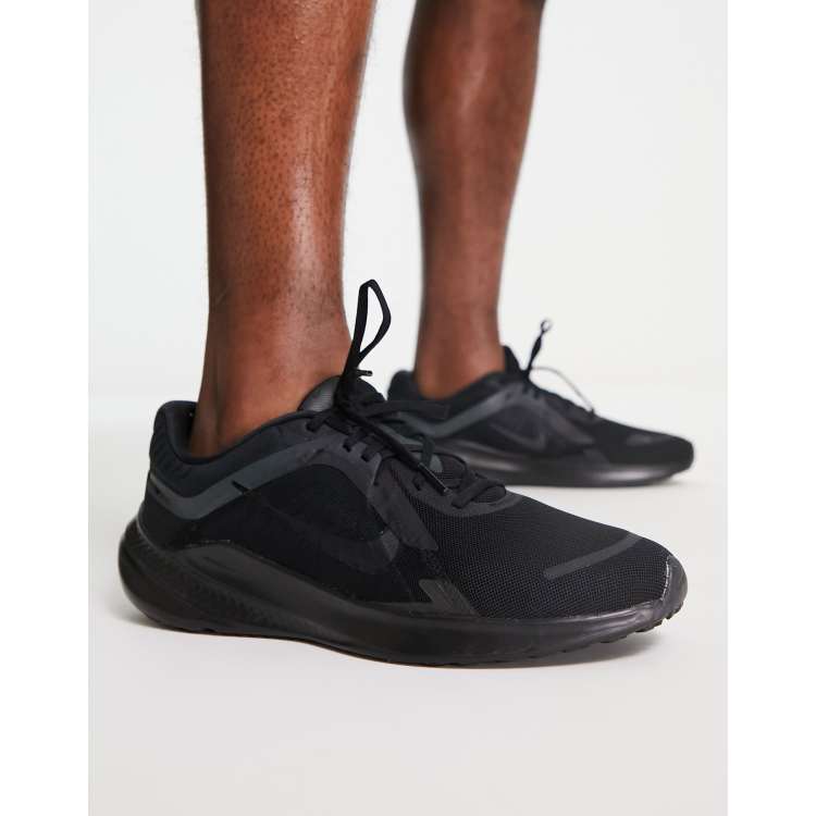 Nike running triple store black