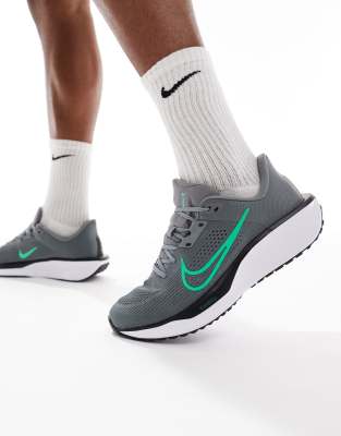 Nike Running - Quest 6 - Baskets de running - Gris et vert
