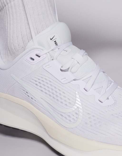 Nike Running – Quest 6 – Buty sportowe w kolorze złamanej bieli , 5 z 5